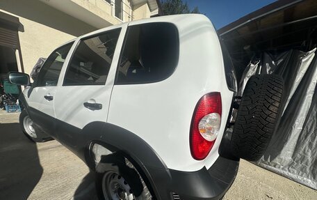 Chevrolet Niva I рестайлинг, 2019 год, 870 000 рублей, 6 фотография