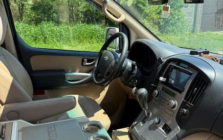 Hyundai Grand Starex Grand Starex I рестайлинг 2, 2015 год, 2 350 000 рублей, 3 фотография