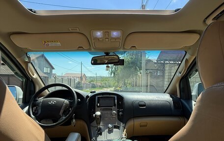 Hyundai Grand Starex Grand Starex I рестайлинг 2, 2015 год, 2 350 000 рублей, 29 фотография