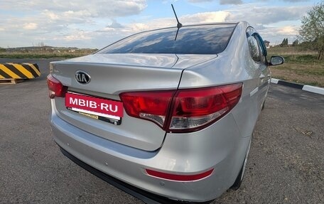 KIA Rio III рестайлинг, 2016 год, 990 000 рублей, 20 фотография