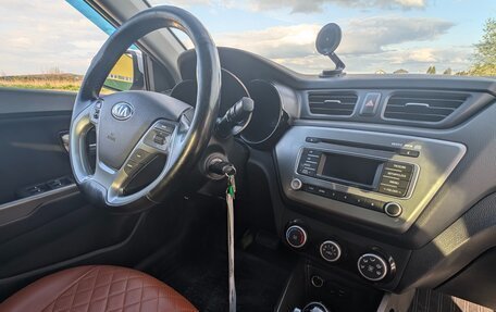 KIA Rio III рестайлинг, 2016 год, 990 000 рублей, 24 фотография
