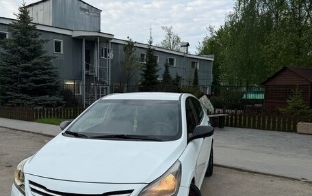 Hyundai Solaris II рестайлинг, 2015 год, 920 000 рублей, 2 фотография
