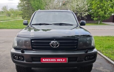 Toyota Land Cruiser 100 рестайлинг 2, 2005 год, 2 100 000 рублей, 1 фотография