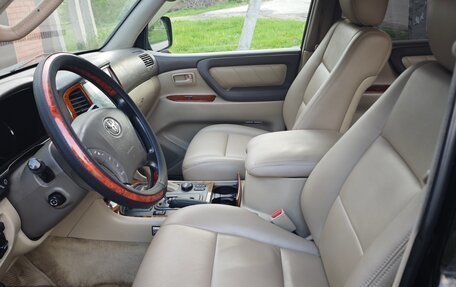 Toyota Land Cruiser 100 рестайлинг 2, 2005 год, 2 100 000 рублей, 6 фотография