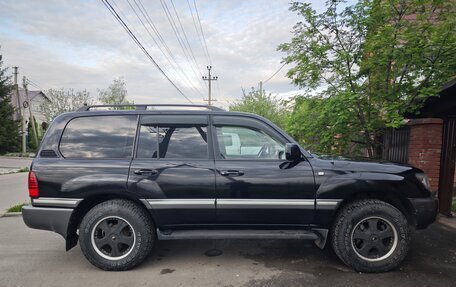 Toyota Land Cruiser 100 рестайлинг 2, 2005 год, 2 100 000 рублей, 3 фотография
