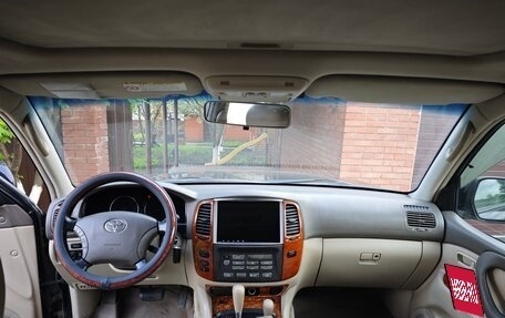 Toyota Land Cruiser 100 рестайлинг 2, 2005 год, 2 100 000 рублей, 5 фотография