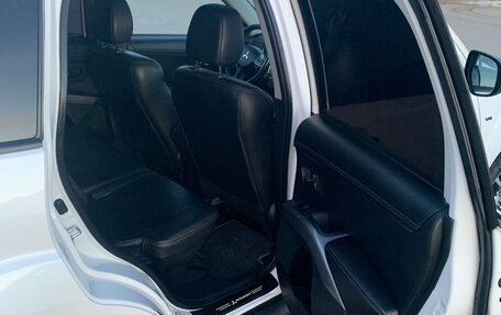 Mitsubishi Outlander III рестайлинг 3, 2012 год, 1 400 000 рублей, 12 фотография