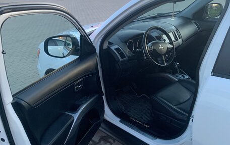 Mitsubishi Outlander III рестайлинг 3, 2012 год, 1 400 000 рублей, 9 фотография