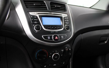 Hyundai Solaris II рестайлинг, 2013 год, 700 000 рублей, 10 фотография