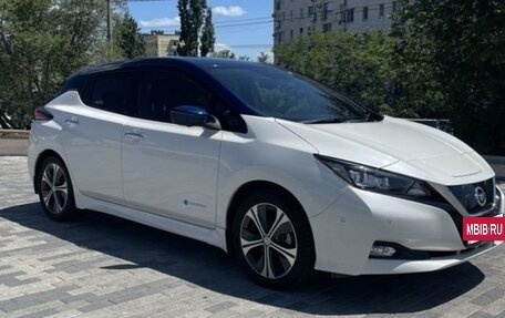 Nissan Leaf II, 2018 год, 1 555 000 рублей, 2 фотография