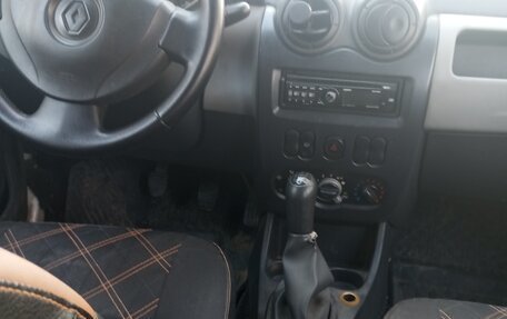 Renault Logan I, 2013 год, 320 000 рублей, 2 фотография