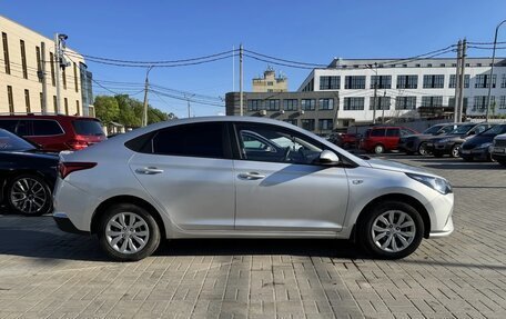 Hyundai Solaris II рестайлинг, 2021 год, 1 790 000 рублей, 2 фотография