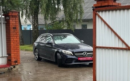 Mercedes-Benz C-Класс, 2019 год, 3 300 000 рублей, 31 фотография