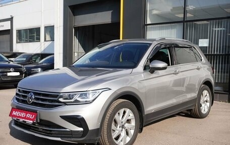 Volkswagen Tiguan II, 2021 год, 3 347 000 рублей, 1 фотография