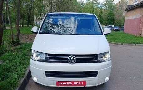 Volkswagen Multivan T5, 2010 год, 2 240 000 рублей, 2 фотография