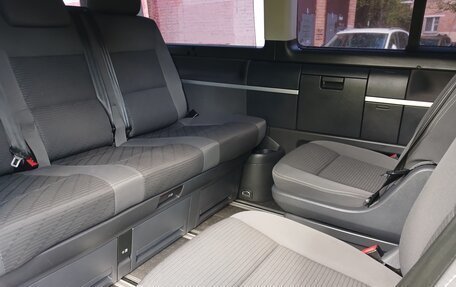 Volkswagen Multivan T5, 2010 год, 2 240 000 рублей, 11 фотография