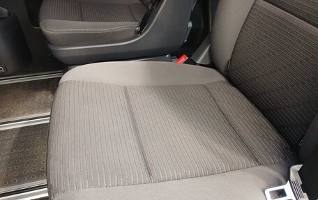 Volkswagen Multivan T5, 2010 год, 2 240 000 рублей, 13 фотография