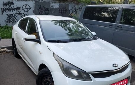 KIA Rio IV, 2018 год, 700 000 рублей, 2 фотография