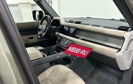 Land Rover Defender II, 2021 год, 7 300 000 рублей, 10 фотография