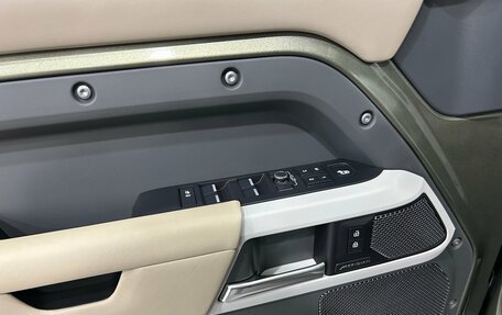 Land Rover Defender II, 2021 год, 7 300 000 рублей, 24 фотография