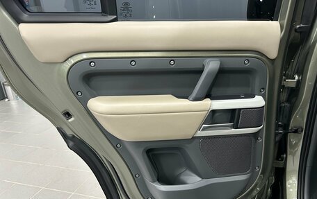 Land Rover Defender II, 2021 год, 7 300 000 рублей, 26 фотография