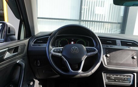 Volkswagen Tiguan II, 2021 год, 3 347 000 рублей, 13 фотография