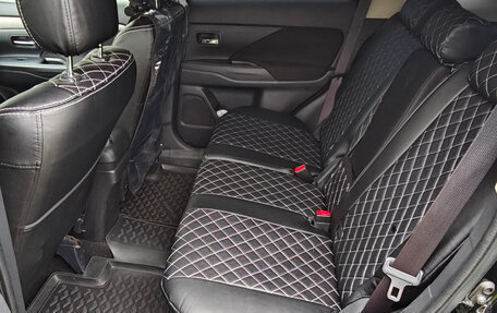 Mitsubishi Outlander III рестайлинг 3, 2013 год, 1 700 000 рублей, 16 фотография