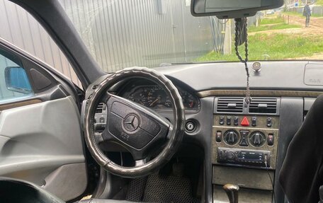 Mercedes-Benz E-Класс, 1997 год, 180 000 рублей, 3 фотография