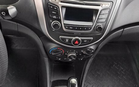 Hyundai Solaris II рестайлинг, 2015 год, 700 000 рублей, 9 фотография
