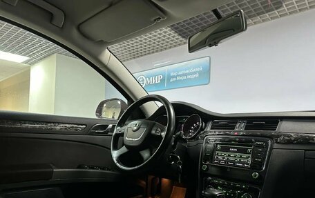 Skoda Superb III рестайлинг, 2012 год, 1 400 000 рублей, 13 фотография