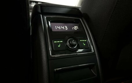 Skoda Superb III рестайлинг, 2012 год, 1 400 000 рублей, 22 фотография