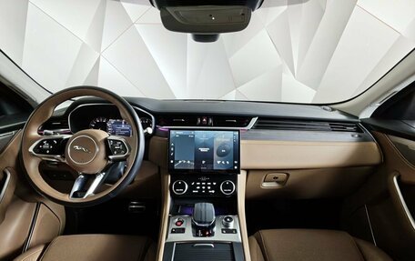 Jaguar F-Pace, 2021 год, 5 600 000 рублей, 14 фотография