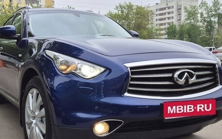 Infiniti QX70, 2014 год, 2 400 000 рублей, 9 фотография