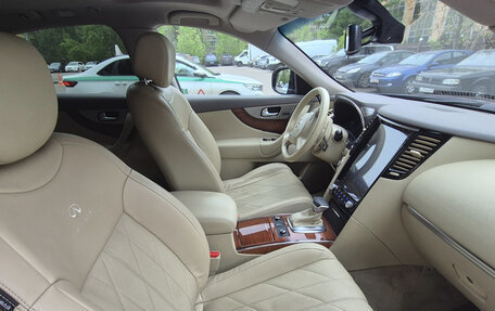 Infiniti QX70, 2014 год, 2 400 000 рублей, 16 фотография