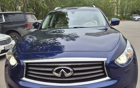 Infiniti QX70, 2014 год, 2 400 000 рублей, 11 фотография