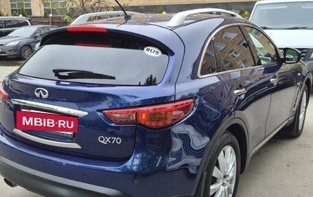 Infiniti QX70, 2014 год, 2 400 000 рублей, 14 фотография
