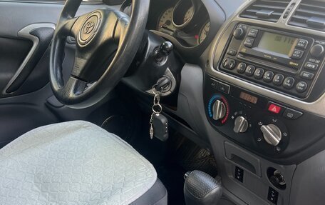 Toyota RAV4, 2002 год, 800 000 рублей, 12 фотография