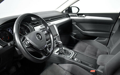 Volkswagen Passat B8 рестайлинг, 2017 год, 1 629 000 рублей, 9 фотография
