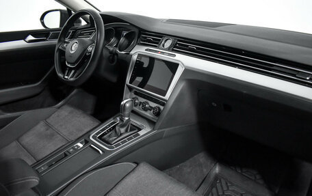 Volkswagen Passat B8 рестайлинг, 2017 год, 1 629 000 рублей, 13 фотография