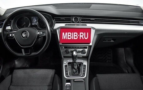 Volkswagen Passat B8 рестайлинг, 2017 год, 1 629 000 рублей, 15 фотография