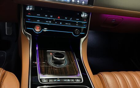 Jaguar XF II, 2020 год, 2 730 000 рублей, 17 фотография