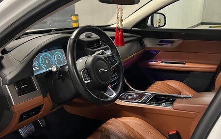 Jaguar XF II, 2020 год, 2 730 000 рублей, 23 фотография