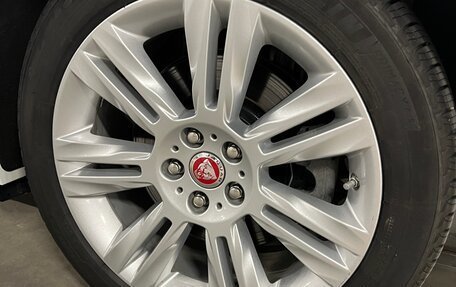 Jaguar XF II, 2020 год, 2 730 000 рублей, 26 фотография