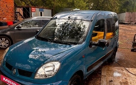 Renault Kangoo II рестайлинг, 2004 год, 210 000 рублей, 2 фотография
