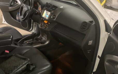 Toyota RAV4, 2011 год, 1 750 000 рублей, 11 фотография