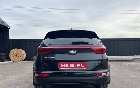 KIA Sportage IV рестайлинг, 2017 год, 1 800 000 рублей, 4 фотография