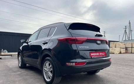 KIA Sportage IV рестайлинг, 2017 год, 1 800 000 рублей, 2 фотография