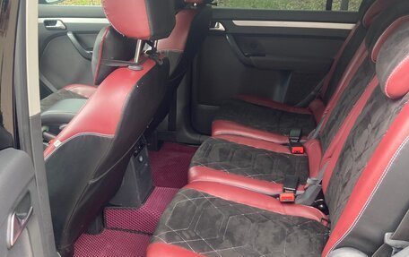 Volkswagen Touran III, 2012 год, 1 099 000 рублей, 5 фотография