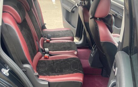 Volkswagen Touran III, 2012 год, 1 099 000 рублей, 8 фотография