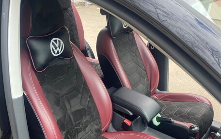 Volkswagen Touran III, 2012 год, 1 099 000 рублей, 7 фотография